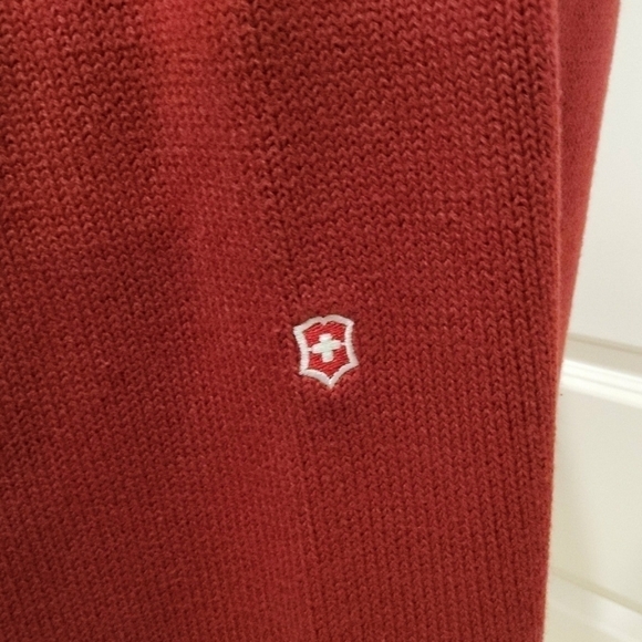 Victorinox Swiss Army Vintage Red Knit Crewneck Sweater - Size Medium - Picture 7 of 11